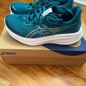 Aasic's  Gel-Cumulus 26 Size 6.5